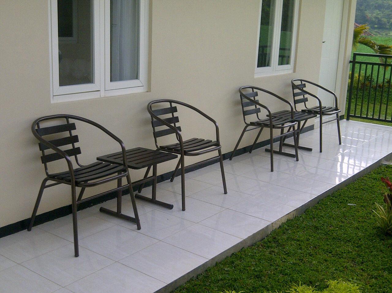 Shakila Guest House Malang Exterior foto